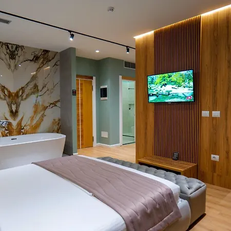 Hotel Lord Tirana 4*