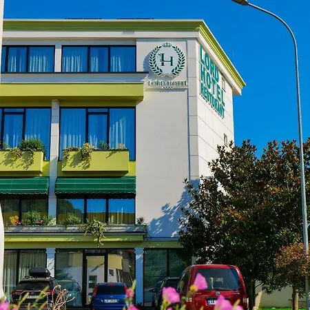Lord Tirana Hotel