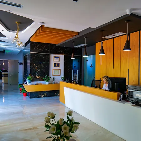 Ξενοδοχείο Lord Vorë