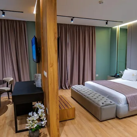 Lord Tirana Hotel