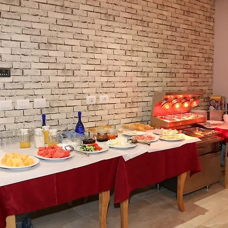 Lord Tirana Hotel 4*